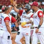 Gigantes vencen a Águilas y mantienen esperanza de clasificar