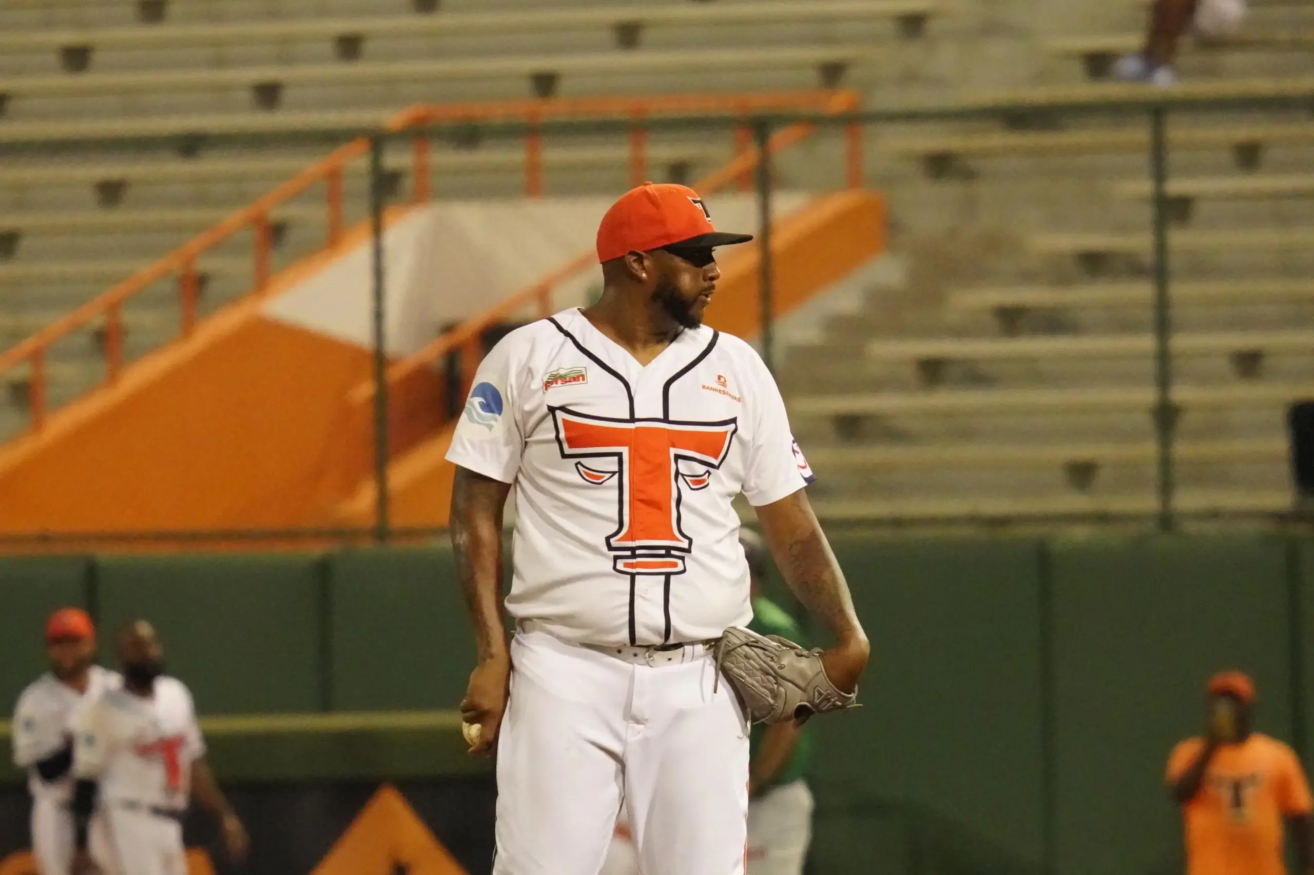 Jumbo Diaz se retira del béisbol