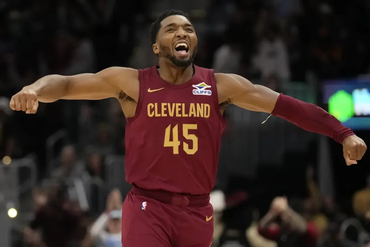  Mitchell guarda lo mejor para el final para que los Cavaliers se impongan ante Celtics