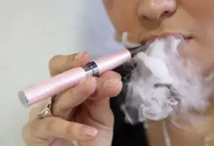 Baja el consumo de tabaco, pero el de vaper se duplica