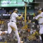 Jonathan Villar pega jonrón en triunfo de Águilas ante Estrellas que bajan del primero