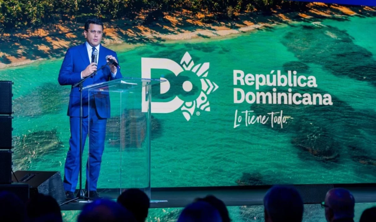 En la feria turística con más de 200 expositores, se dan cita más de 30 empresas dominicanas del sector turismo local.