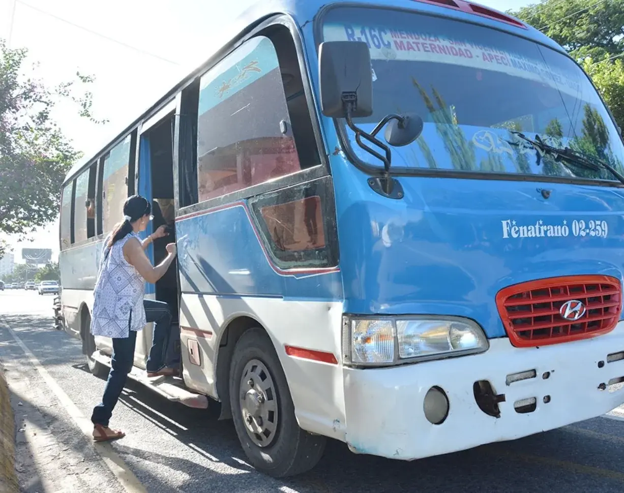 Transportistas de rutas interurbanas quieren alza pasajes