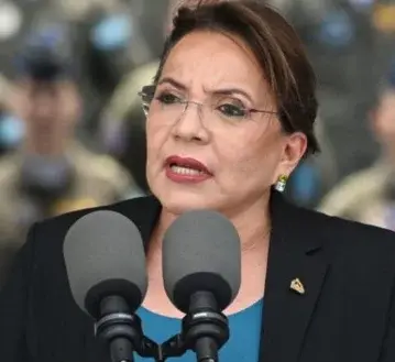 La presidenta torpedea base militar en país