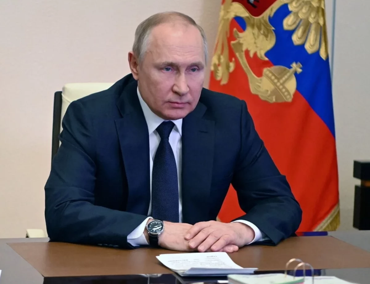 El presidente Vladimir Putin plantea poner fin a la guerra mediante firma de acuerdos.