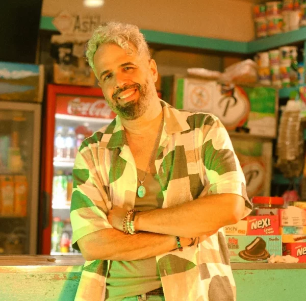 El artista dominicano Daniel Santacruz inicia el 2025.