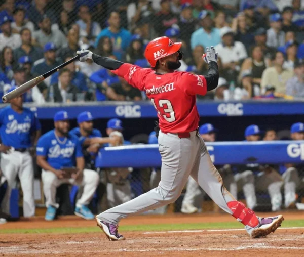 Junior Caminero fue electo el Jugador Más Valioso de la serie final frente al Licey, dándole la corona 17 al Escogido.