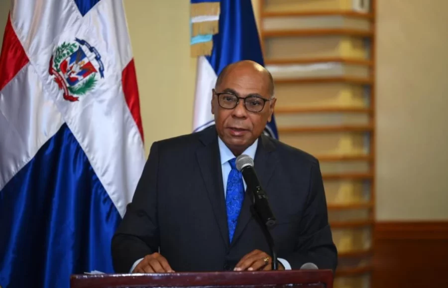 Milton Ray Guevara, presidente  Comité de Administración instalaciones.  fuente externa