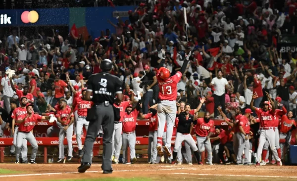 Junior Caminero   fue el hombre clave para darle  la  corona 17 a Escogido.  fuente externa