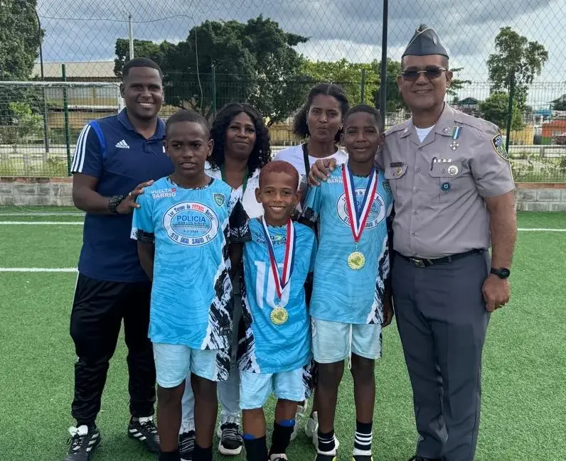 Los Guandules conquistan copa en torneo fútbol