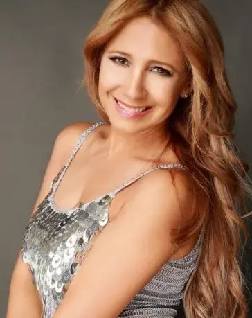 Lourdes Robles llega en concierto a Hard Rock