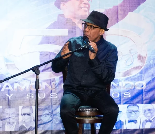 Ramón Orlando  va para  el Estadio Olímpico Félix Sánchez.