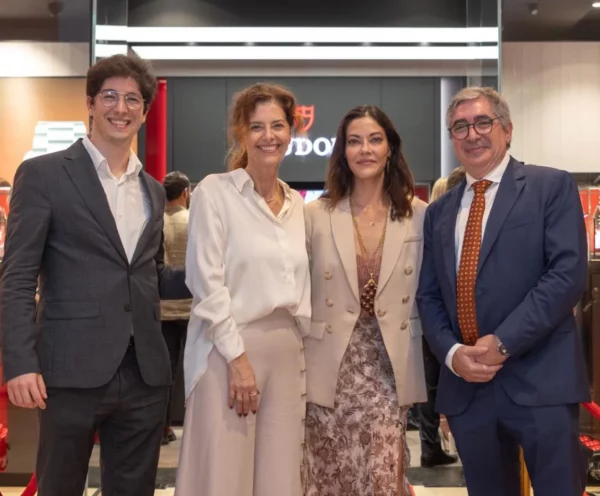 Jonathan Bensadon, Myriam Bensadon, Hayley Wilson y Ralphy Bensadon.