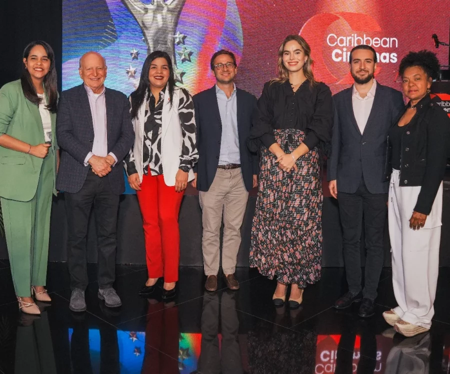 Ana López, Robert Carrady, Patricia Castillo, Gregory Quinn, Mónika Leschhorn, Michael Carrady, Bernarda Cáceres López. Ana López, Robert Carrady, Patricia Castillo, Gregory Quinn, Mónika Leschhorn, Michael Carrady, Bernarda Cáceres López.