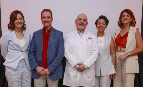 Delza Canto, Gabriel Magariños, Víctor Pou,  Solange Reynoso y Alina Hernández.