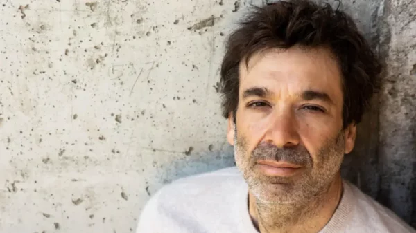 En su libro más reciente, Mariano Sigman ofrece varios consejos para mejorar nuestra conversación y convivencia con la inteligencia artificial.