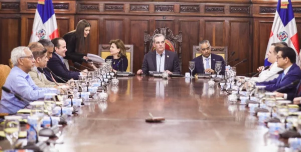 Las autoridades dominicanas esperan sacar partido del gobierno de Estados Unidos que encabeza Donald Trump.,p01