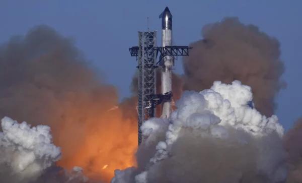 La empresa de Elon Musk logró el regreso controlado y evaluará los datos recaudados.