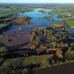 Carreteras inundadas y residentes sin electricidad por lluvias en el norte de Inglaterra