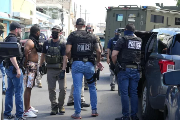 Los operativos contra los inmigrantes están siendo encabezados por ICE. Fuente externa