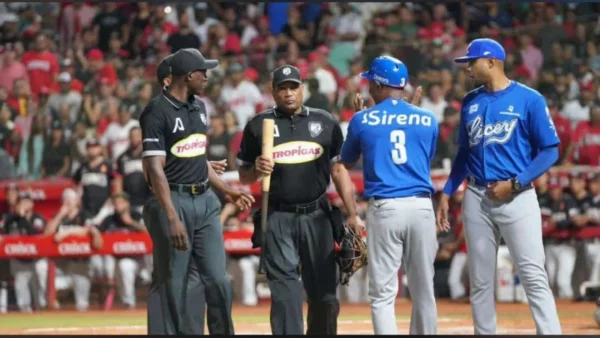 Lidom hizo una revisión del bate a pedido del dirigente de los Leones del Escogido, Albert Pujols. Fuente externa