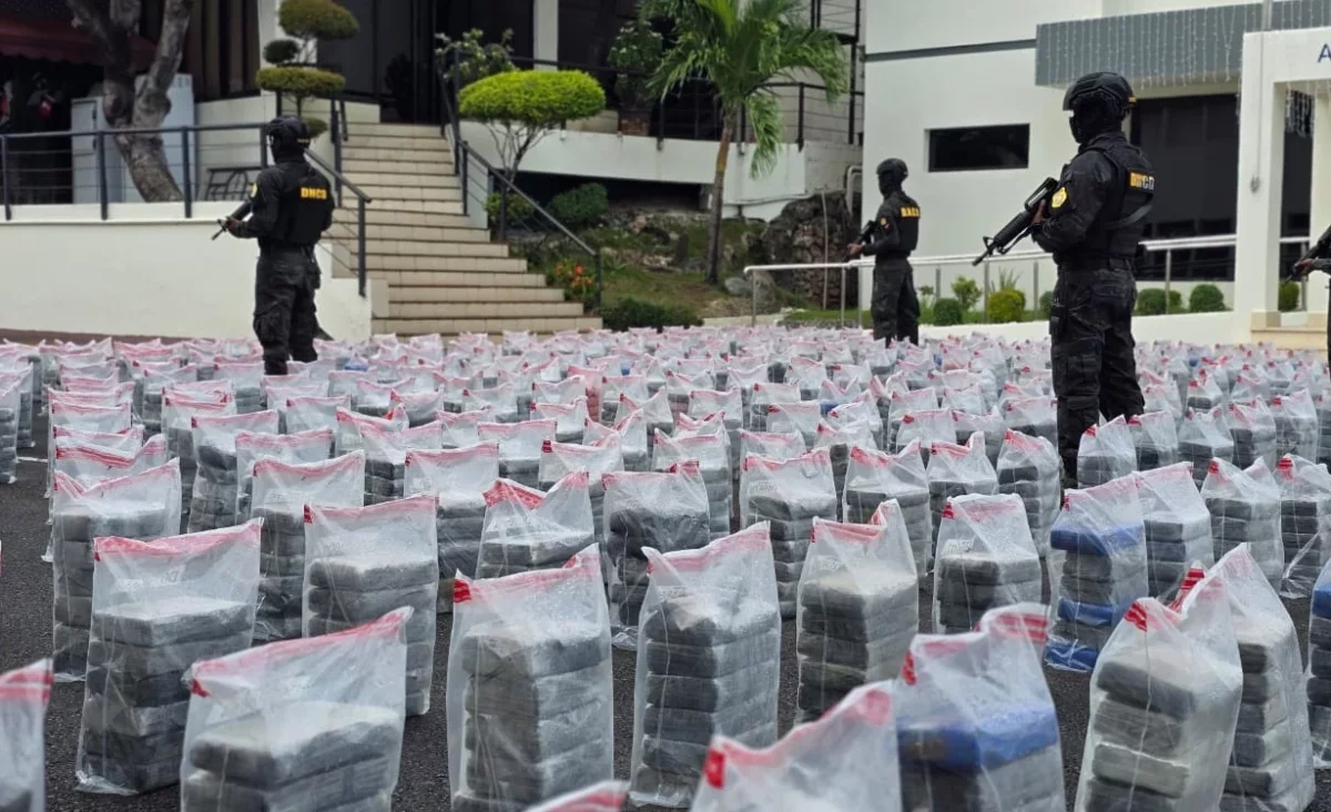 El alijo de cocaína fue incinerada una semana después debido a su volumen. Archivo