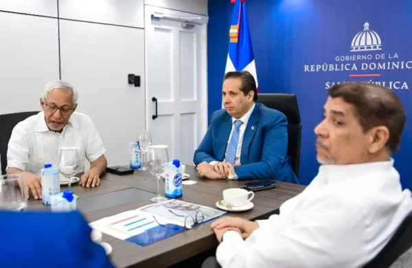 Ministros de  Educación, Salud y Agricultura. fuente externa