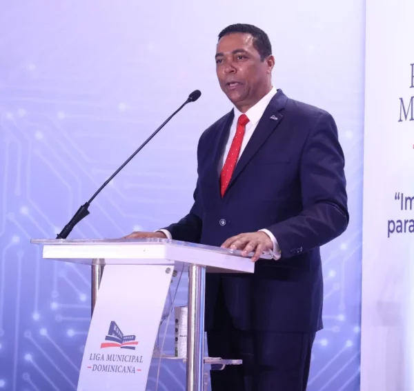 Víctor D´Aza asume un segundo período en la Liga     Municipal.