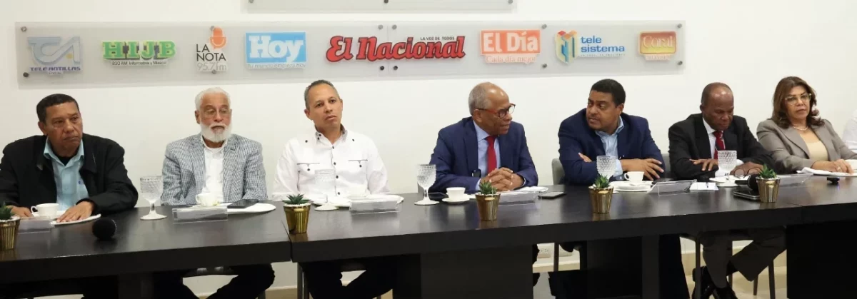 José Orestes, Michel Morató, Mélido Agramonte, Onéximo González, José Monegro, Gabino Hernández y Miguelina Facundo. José de León
