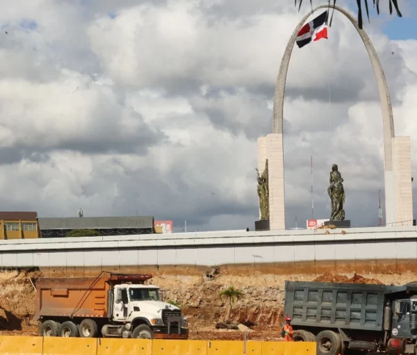 El inicio de los trabajos  en el entorno de La Bandera despierta interés usuarios.  Eliezer Tapia.