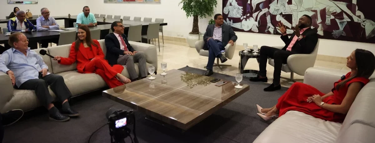 José Luis Corripio, Nelva Peláez, directora de la fundación; César Herrera, médico, José Monegro, David Ortiz y la cardióloga Rebeca Pérez. José de León