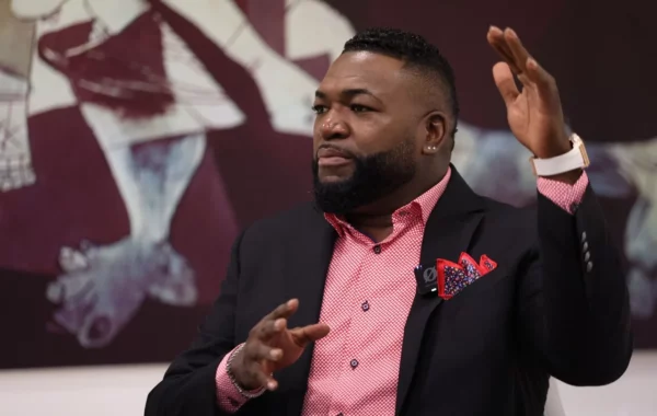 El expelotero de  las Grandes Ligas (MLB), David Ortiz, en  un conversatorio ayer, en el que salió a relucir el aporte como ser humano en las ayudas de su fundación.  José de león