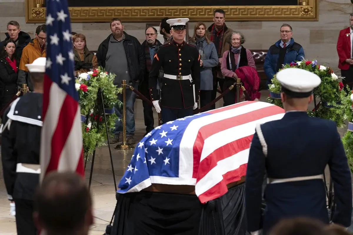 Jimmy Carter yace en capilla ardiente en el Capitolio antes de su funeral de Estado