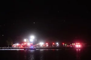 El accidente aéreo ocurrió en horas de la noche. AP