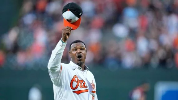 Ex All-Star Adam Jones vuelve a Orioles como asesor