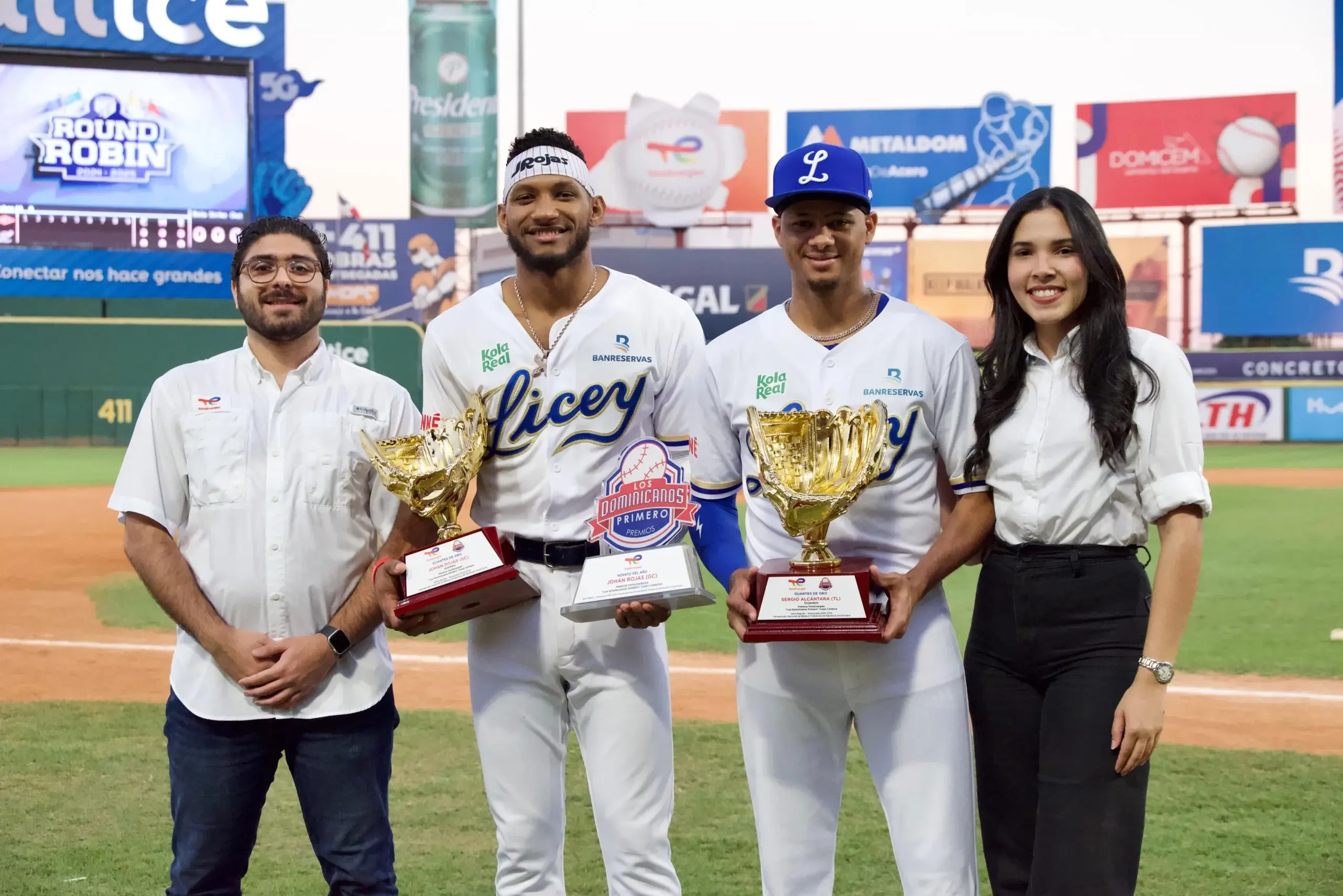 Sergio Alcántara y Johan Rojas reciben premio