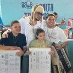 Bad Bunny entrega piezas musicales, deportivas y de arte para que niños logren sus sueños