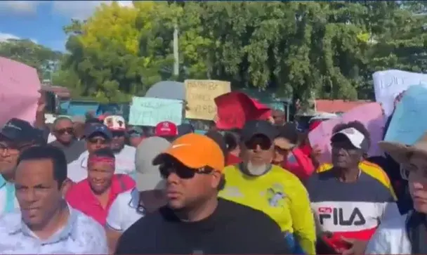 Protestan en Bayahíbe por detención de su director distrital implicado en caso 9.8 toneladas de cocaína