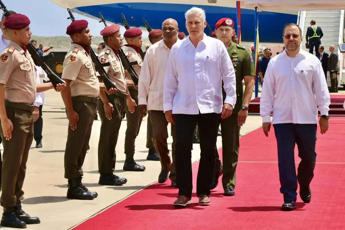 Llega a Venezuela el presidente Díaz-Canel para la toma de posesión de la Presidencia