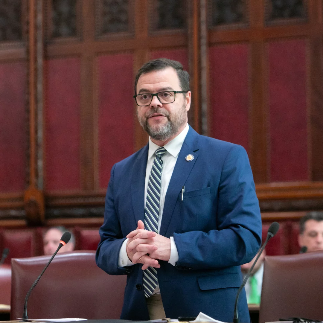 Senador estatal de NY, Luis Sepúlveda rechaza denigrantes redadas migratorias