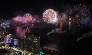 La celebración desde las paradisiacas playas de Cancún, México. EFE