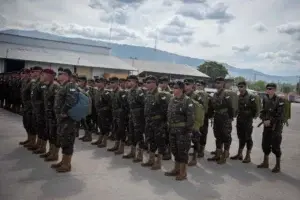 Haití recibe refuerzos de Guatemala para combatir pandillas