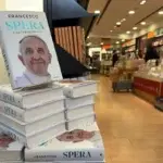 El papa en su autobiografía: Matar a civiles inermes en Gaza “también es terrorismo»