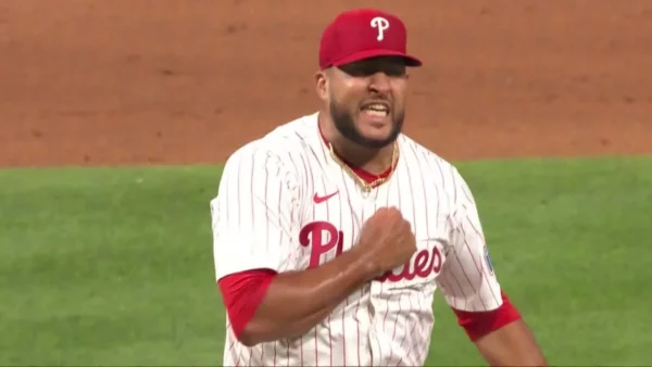 El dominicano Carlos Estévez logró un acuerdo con KC.