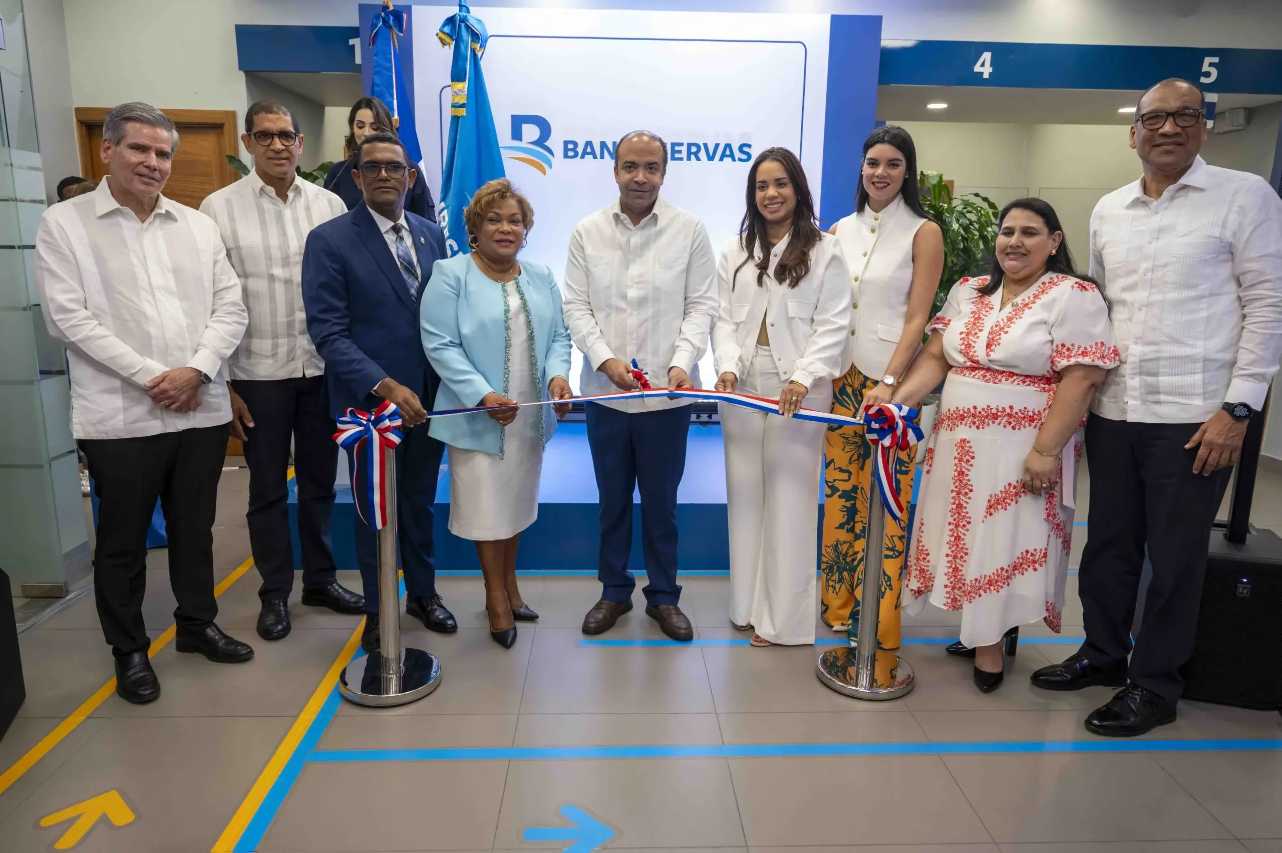 Banreservas inaugura oficina en Villa Mella