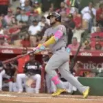 Las Águilas consiguen su primera victoria del Round Robin al vencer a los Leones del Escogido