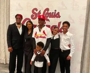 Royel Strop junto a sus familiares 