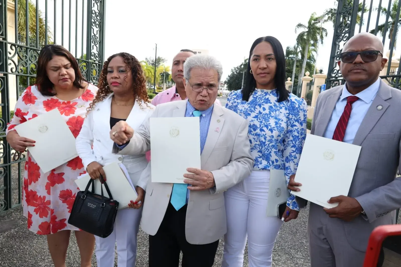 “Hemos firmado un gran acuerdo”, afirma el presidente del Colegio Médico