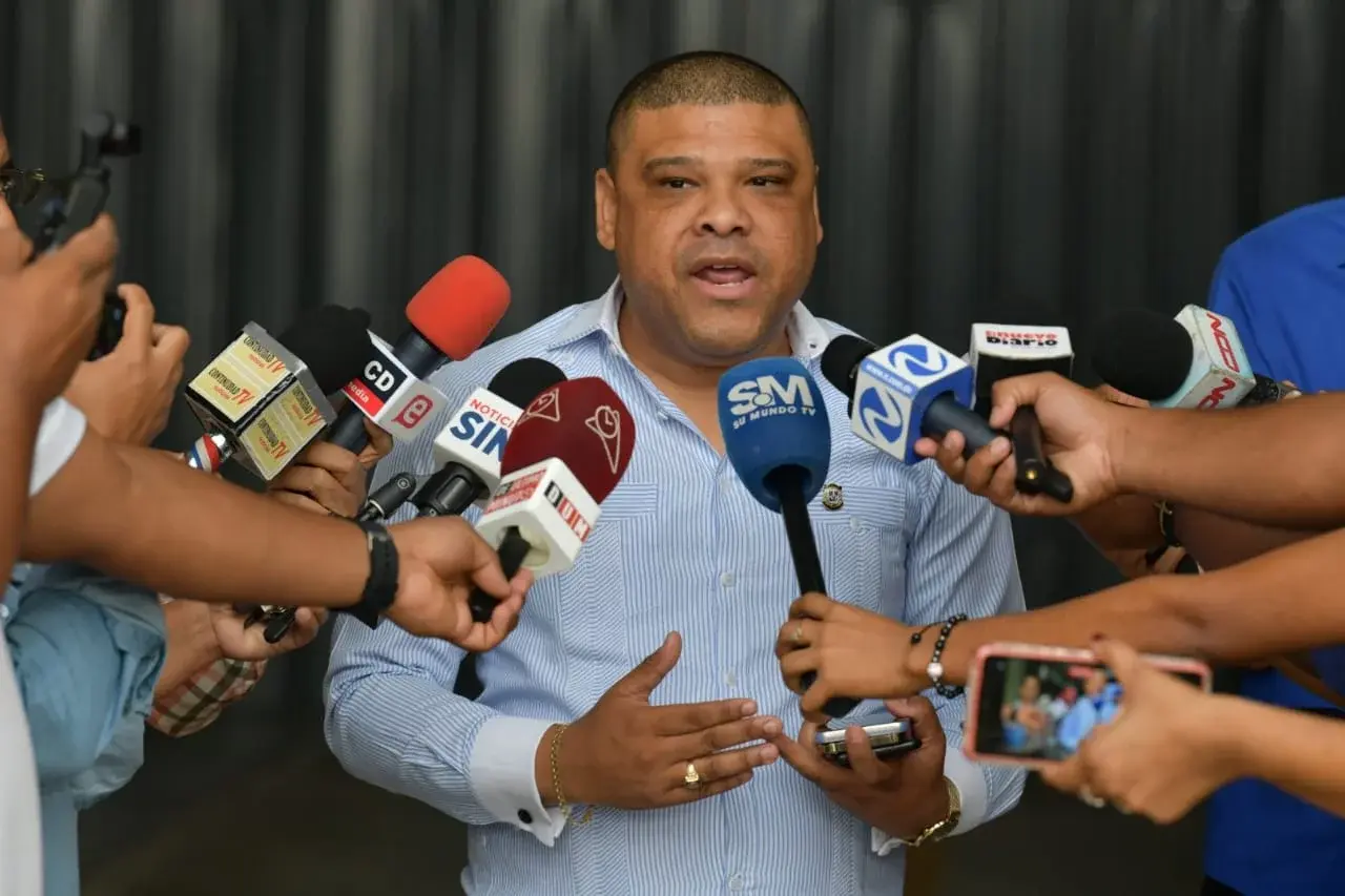 Diputado denuncia aumento de leptospirosis y dengue en Santo Domingo Norte