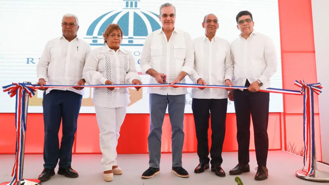 Abinader inaugura guardería y otras obras en Santo Domingo Este